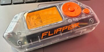Hallan en Córdoba un “Flipper Zero”, capaz de vulnerar la seguridad de autos y tarjetas