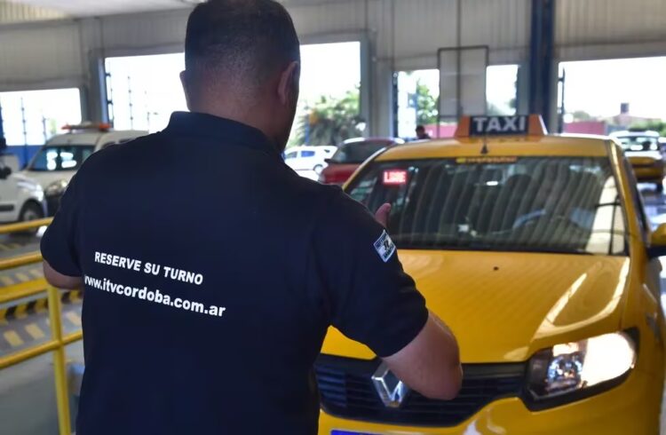 El comprobante del seguro y la ITV siguen siendo obligatorios