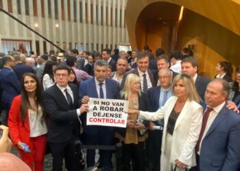 Fuertes críticas de la oposición legislativa al nuevo Gobernador