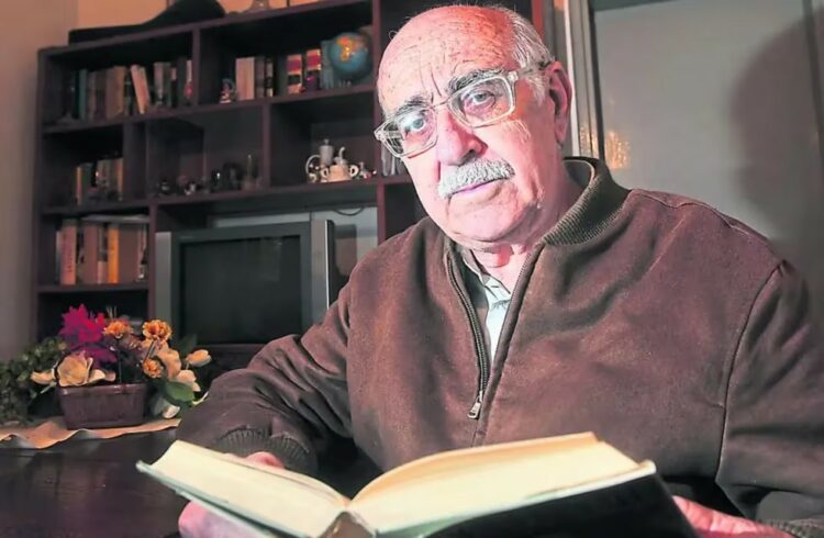 El escritor Roberto Ferrero, analista y escritor sobre procesos sociohistóricos del país.