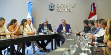 Llaryora recibió a todos los directores de los hospitales