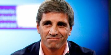Caputo asume en Economía ante lo que califica como «la peor crisis de la historia»