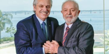El tratado con la UE «es imprescindible» pero que «sirva a todos», dijo Fernández