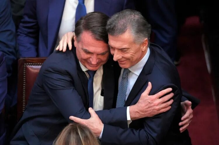 El ex presidente brasileño Bolsonaro junto a Macri, en el Congreso nacional.