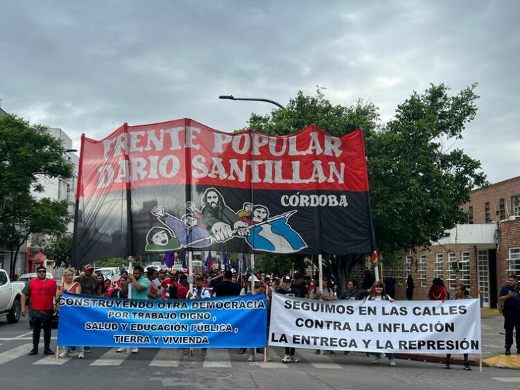 Piqueteros marcharon por el Centro contra el “ajuste”