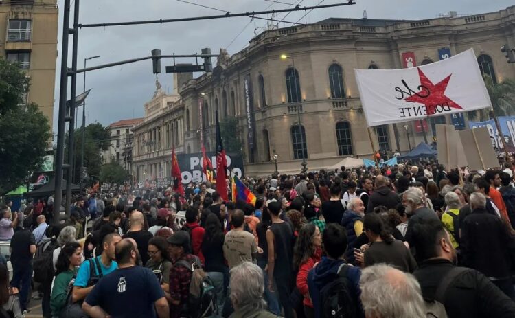 La manifestación terminó frente al Patio Olmos (foto, gentileza de Martín Dandach).