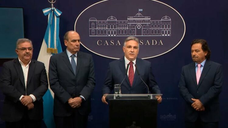 Llaryora llamó a "estar todos juntos, más allá de las diferencias partidarias"
