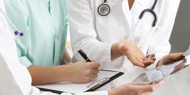 Por la ley de Equipos de Salud Por la ley de Equipos de Salud
