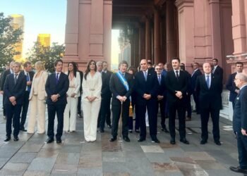 El ajuste incluirá la liberación de los precios y la devaluación