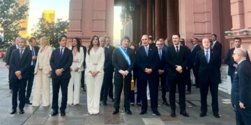 El ajuste incluirá la liberación de los precios y la devaluación