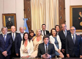 En una ceremonia que no fue transmitida en directo, Milei tomó juramento a sus ministros