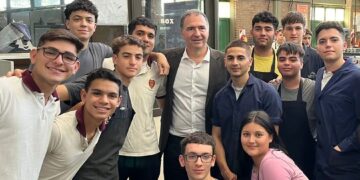 En su primer día, el ministro de Educación visitó Balnearia