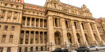 La Justicia suma reclamos que piden la suspensión del mega decreto de Milei