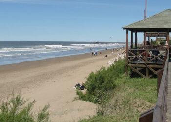 Bajas reservas y moderadas expectativas para la temporada de verano en la Costa