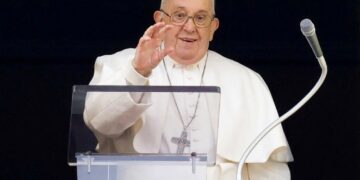 El papa rezó por Belén, que no celebró la Nochebuena