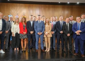 Passerini tomó juramento a los integrantes de su gabinete y de las empresas estatales