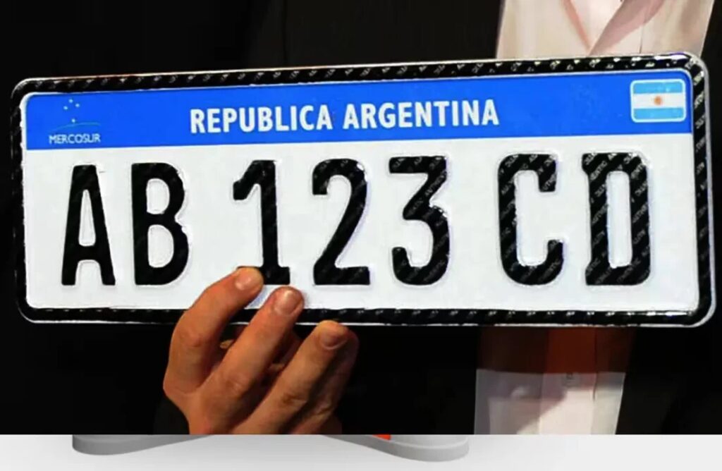 Los autos argentinos no podrán circular con patente provisoria de papel en Brasil, Bolivia y Paraguay Los autos argentinos no podrán circular con patente provisoria de papel en Brasil, Bolivia y Paraguay