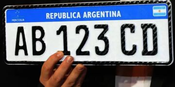 Los autos argentinos no podrán circular con patente provisoria de papel en Brasil, Bolivia y Paraguay