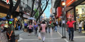 Los comercios cordobeses abrirán hasta las 18 horas