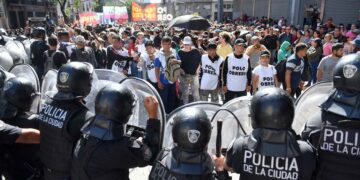 Dos detenidos durante la protesta de organizaciones sociales rumbo a Plaza de Mayo