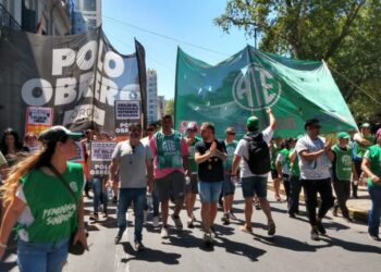 Masivo rechazo de sindicatos e inquilinos al DNU de Milei