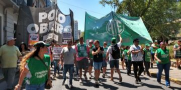 Masivo rechazo de sindicatos e inquilinos al DNU de Milei