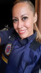 Denuncian que una policía de Córdoba realizó tareas de inteligencia disfrazada con un chaleco de “prensa” en la manifestación de la semana pasada