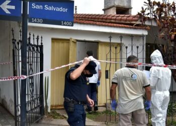 Mataron de dos disparos a una mujer y detuvieron a su pareja