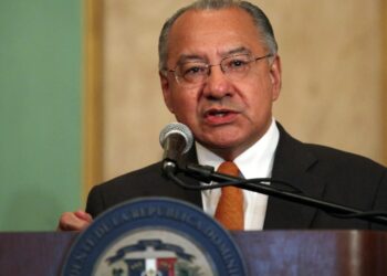 Acusan a un diplomático de ser un agente espía