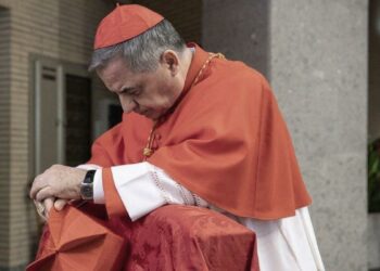 Condenaron al ex “número tres” del Vaticano