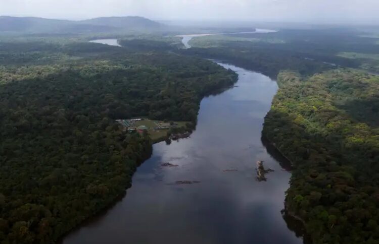 Vista aérea del Esequibo, territorio en disputa entre Guyana y Venezuela.