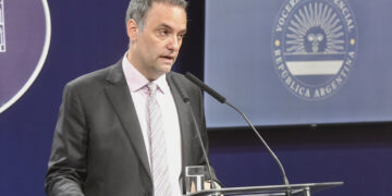 Adorni defendió el mega decreto y desestimó la renuncia de Francos: «Es solo un rumor»