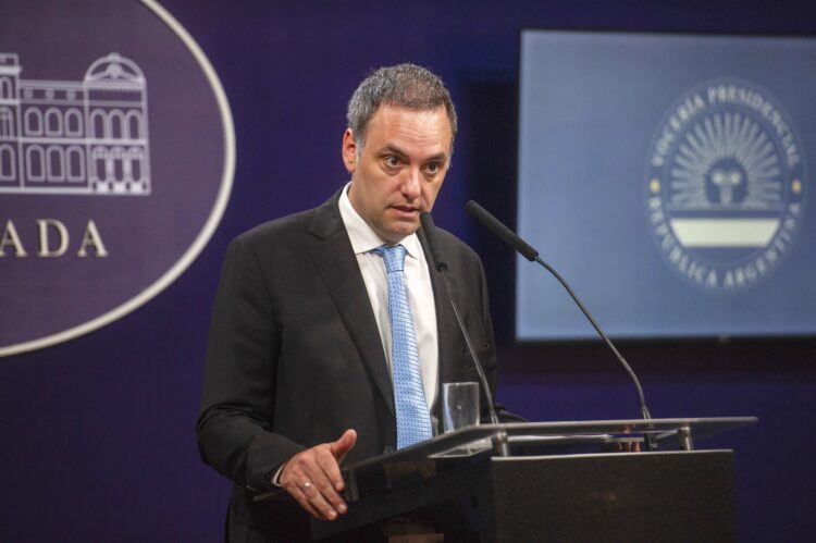 El Gobierno prohibió los cargos hereditarios en el Estado