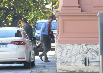 Comienza el tratamiento de la Ley ómnibus en el Congreso con la presencia de Libarona y Chirillo