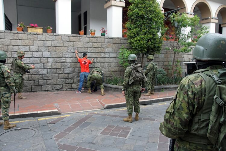Conflicto armado en Ecuador: ya son 10 los muertos tras la ofensiva narco