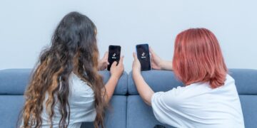 Peligros del autodiagnóstico en TikTok: videos “detectan” ansiedad o autismo