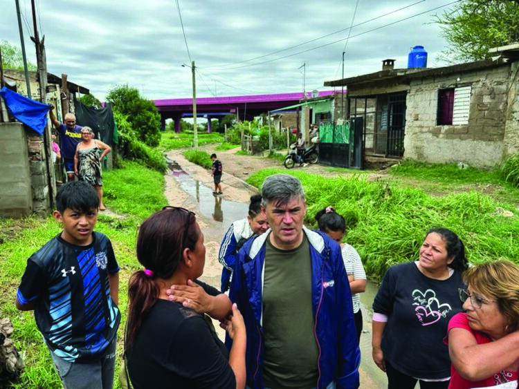 Passerini supervisó los operativos en los barrios afectados por el temporal.