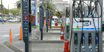 Anticipan un nuevo aumento en las naftas desde febrero que rondaría el 25%