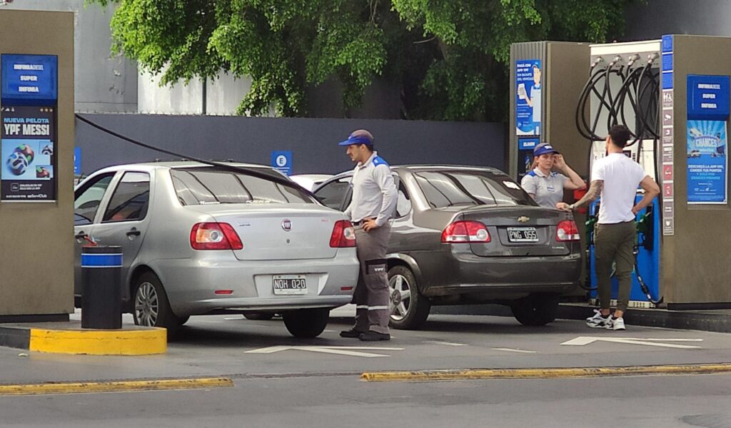 YPF se sumó a los incrementos de combustibles: cómo quedan sus precios en Córdoba