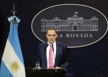 Adorni habló de la inflación y advirtió que se vienen «meses muy difíciles»