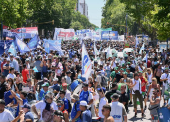 Denuncian penalmente a la provincia de Córdoba y al municipio de Cabalango por un caño que «succionó» a su hija