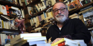 Tras 47 años, despiden de «El País» a Fernando Savater, uno de sus fundadores por críticas al diario