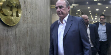 El Gobierno reiteró que el impuesto País y medidas fiscales se tratarán «más adelante»