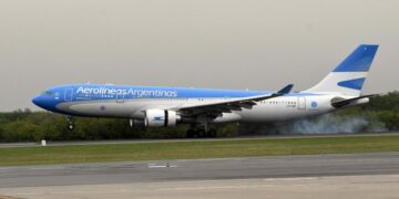 Las nuevas autoridades de Aerolíneas Argentinas decidieron cancelar los vuelos hacia Cuba