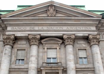 La discusión por la privatización del Banco Nación suma rechazos de legisladores y expertos