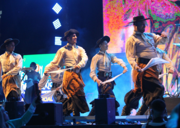 Los Nocheros, Juan Fuentes y Ulises Bueno abrieron el Festival de Jesús María