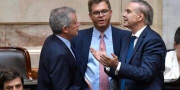 La oposición dialoguista plantea reparos a las modificaciones del Gobierno en la Ley ómnibus