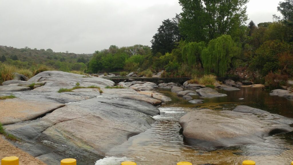 Denuncian penalmente a la provincia de Córdoba y al municipio de Cabalango por un caño que "succionó" a su hija Denuncian penalmente a la provincia de Córdoba y al municipio de Cabalango por un caño que "succionó" a su hija