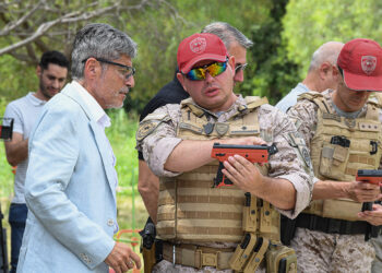 La Policía ya cuenta con un total de 5.000 armas no letales