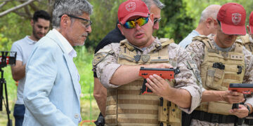 La Policía ya cuenta con un total de 5.000 armas no letales